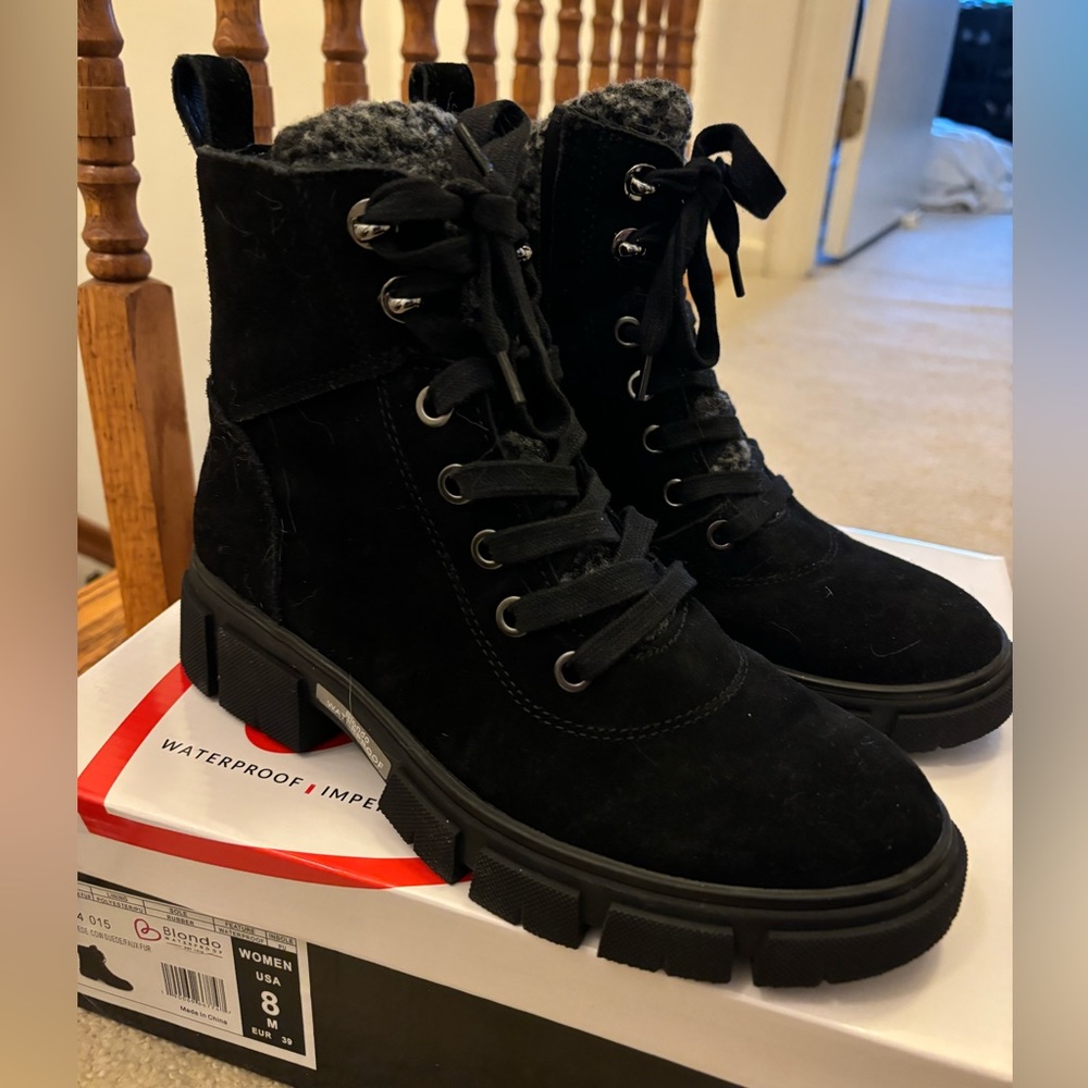 NWT Women’s Black Suede Blondo boots - waterproof, Size 8